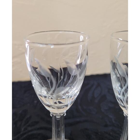 Three Libbey Crystal Leaf Cordial Sherry Glasses Etched Clear Stemware 4 1/8" - Picture 4 of 6
